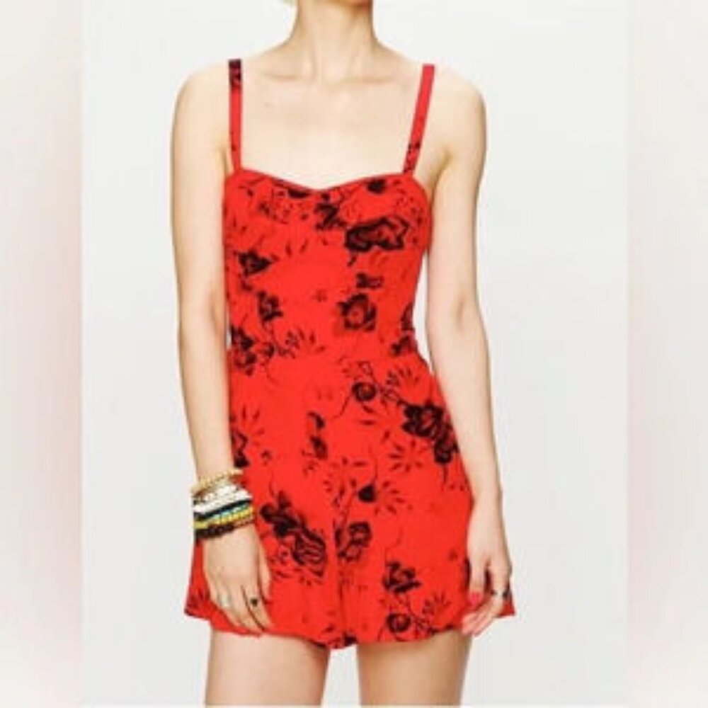 Free People Women's Candy Sleeveless Red Black Floral Print Romper Size 4